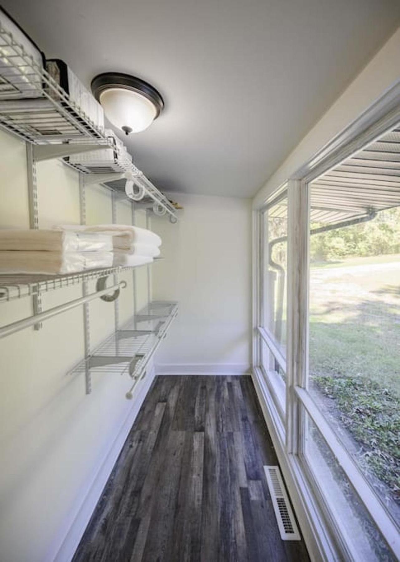 Gorgeous Renovated Home With Large & Private Lot Winchester Extérieur photo